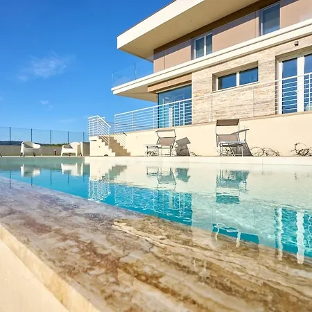 Aureva Tuscany, Modern With Private Pool * 몬텔루포피오렌티노